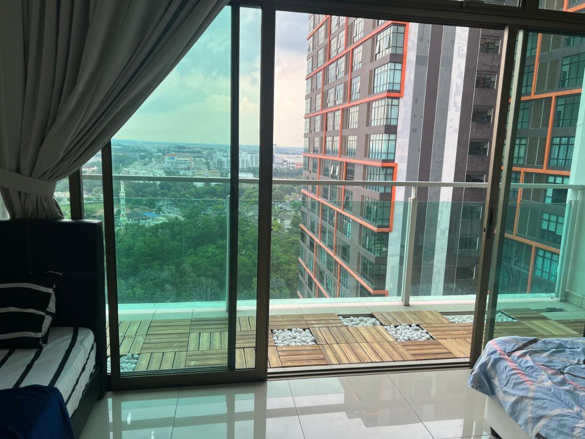 19-jy Sweet High Floor At Palazio Mount Austin